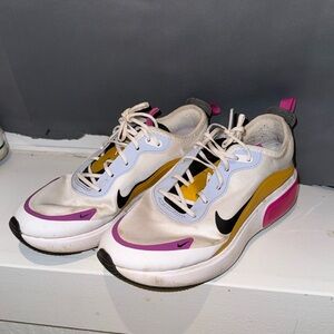 Nike Womens Air Max Dia size 7